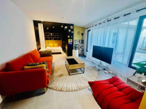 Appartement au calme avec terrasse , proche métro